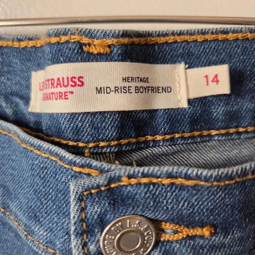 EUC SIGNATURE LEVIS STRAUSS HERITAGE MID RISE BOYFRIEND CUFFED JEANS SIZE 14 WMN